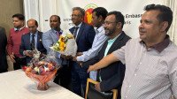 রাষ্ট্রদূত-এম-এ-তালহাকে-জালালাবাদ-এসোসিয়েশনের-ফুল